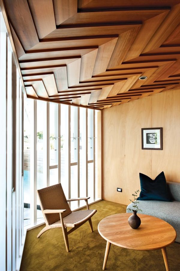 обемни дървени плоскости по таван